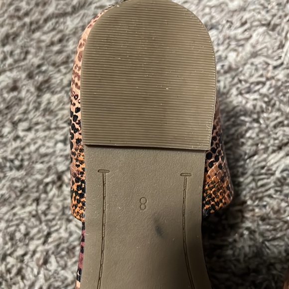 Old Navy snake skin shoe - Picture 3 of 4